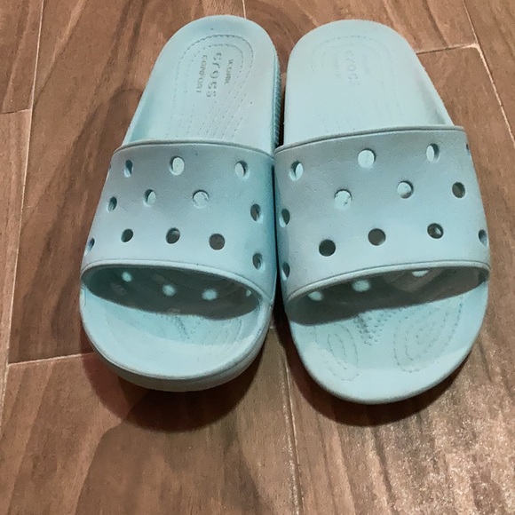 Croc Slides - Picture 2 of 4